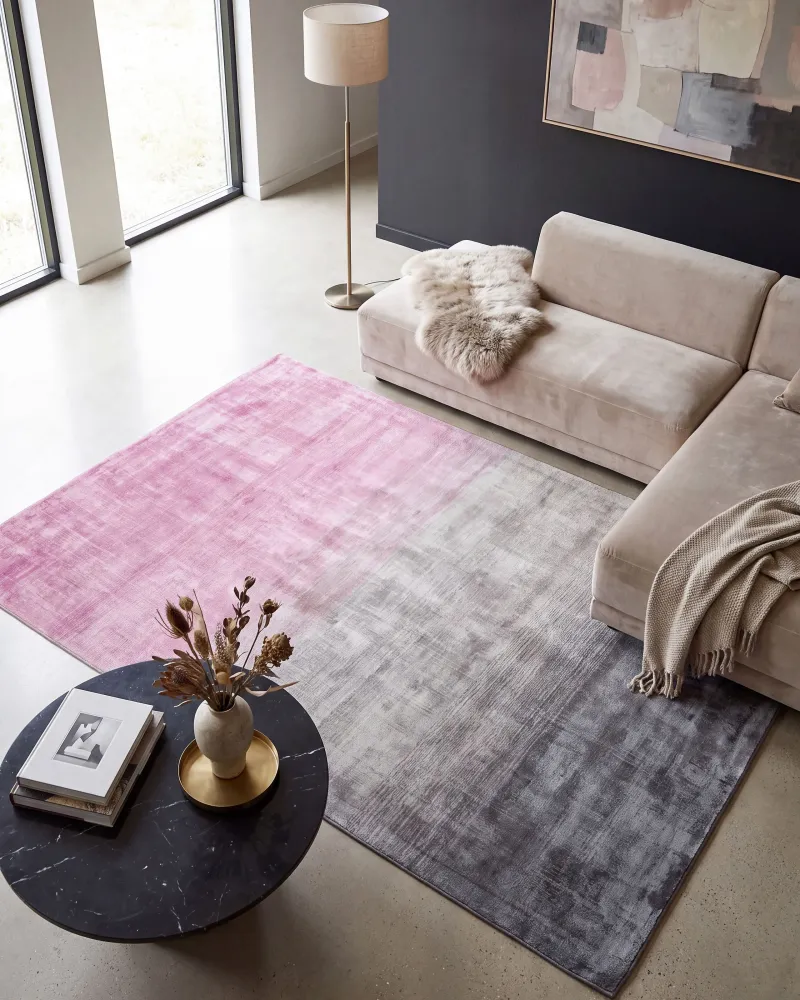 Tappeto pelo ridotto grigio-rosa 140 x 200 cm ERCIS