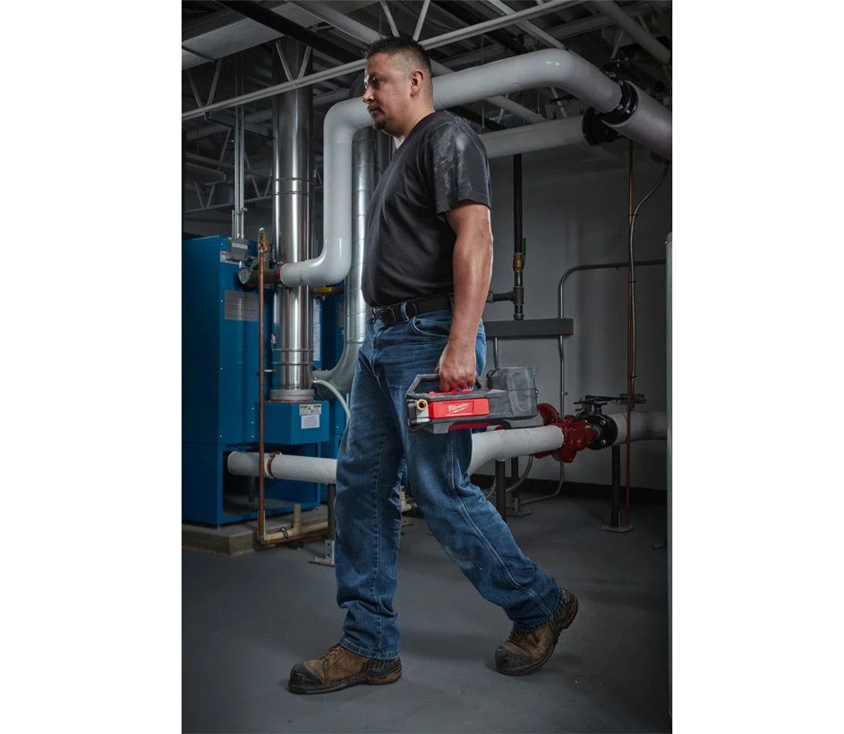 Pompa dell'acqua di superficie e di trasferimento M18 Milwaukee M18BTP-0