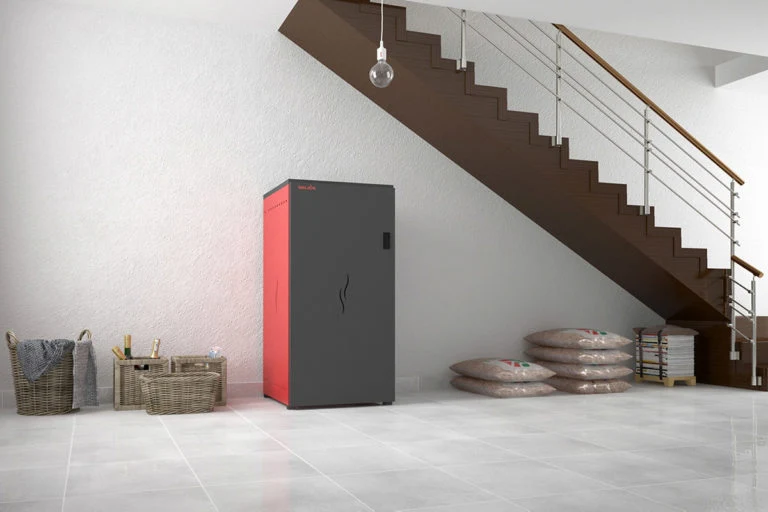 TERMOCALDAIA PELLET E NOCCIOLINO HELIOS TECNOLOGIE modello INTERNYA 25 potenza 25 kW