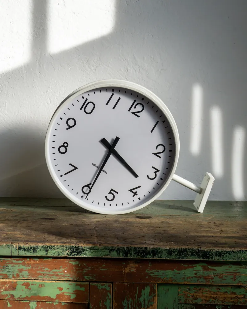 Orologio bifacciale Solari Udine con staffa – anni 70