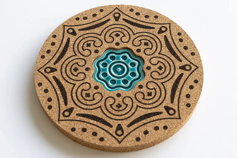 Cork and blue smaltato base