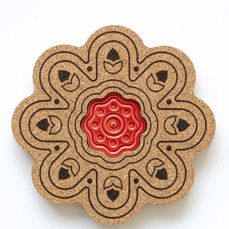 Cork and red ceramica base