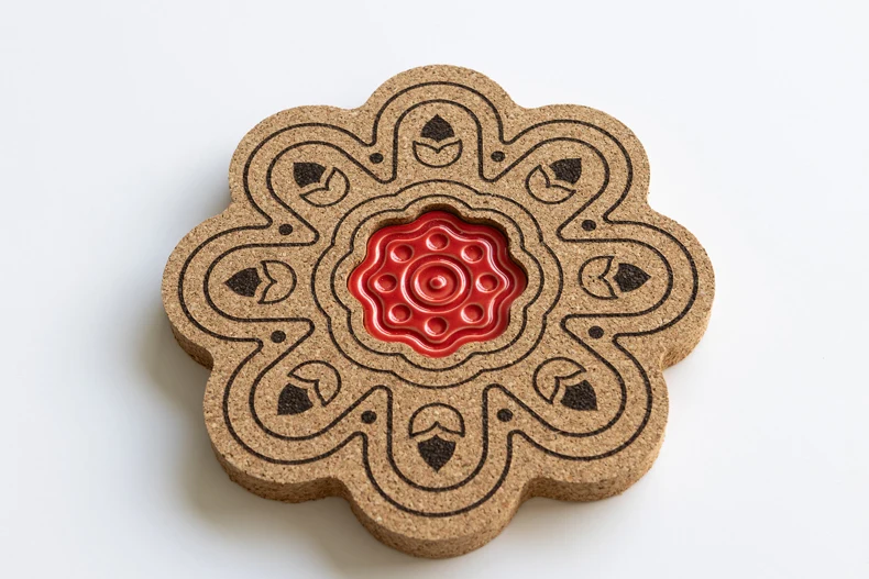 Cork and red ceramica base