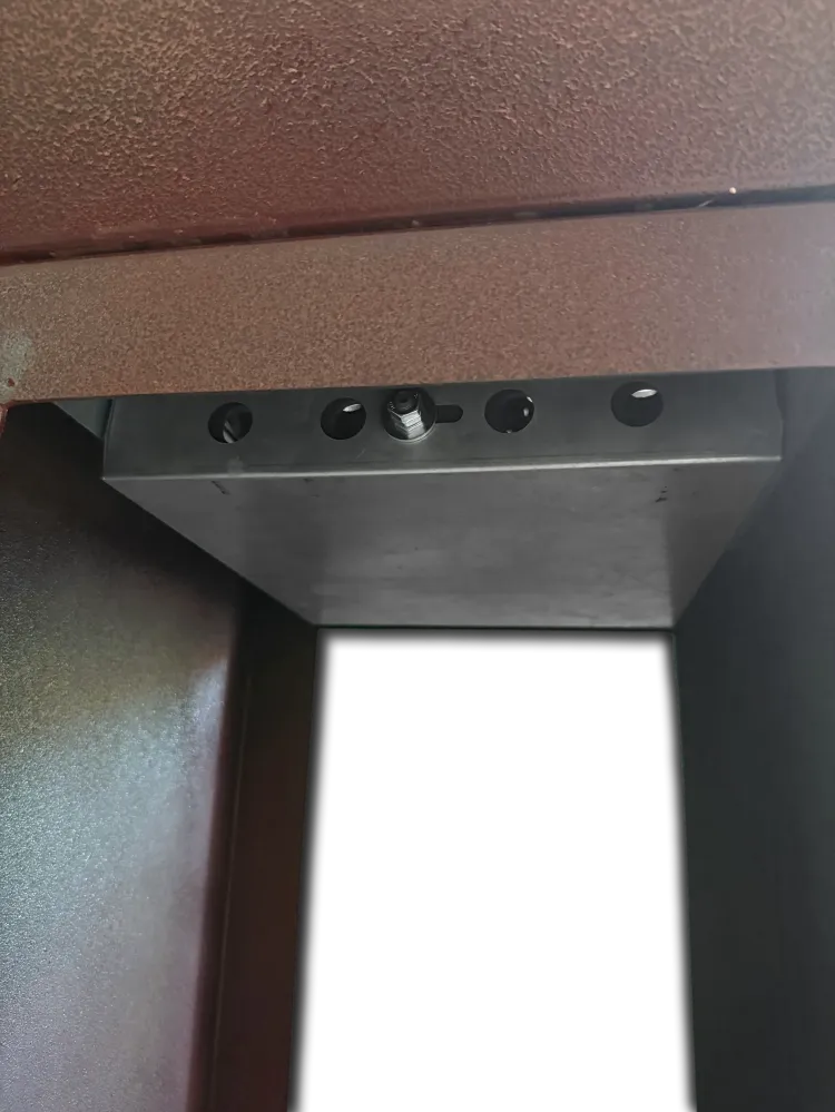 Barbecue piastra legna diametro 75x75 struttura tipo corten.