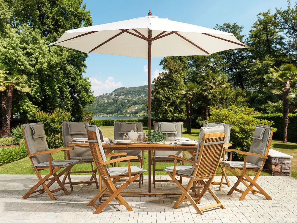 Confortevole Ergonomico 8 Seater Acacia Wood Garden Dining Set Parasol and Taupe Cushions MAUI