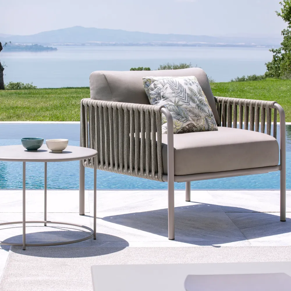 Poltrona lounge bassa schienale corda "Key West" con cuscino cm 80x80 64h con Schienale Regolabile