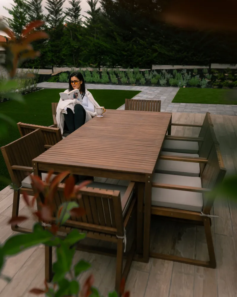 8 Seater Acacia Wood Garden Dining Set Taupe Cushions SASSARI con Schienale Regolabile