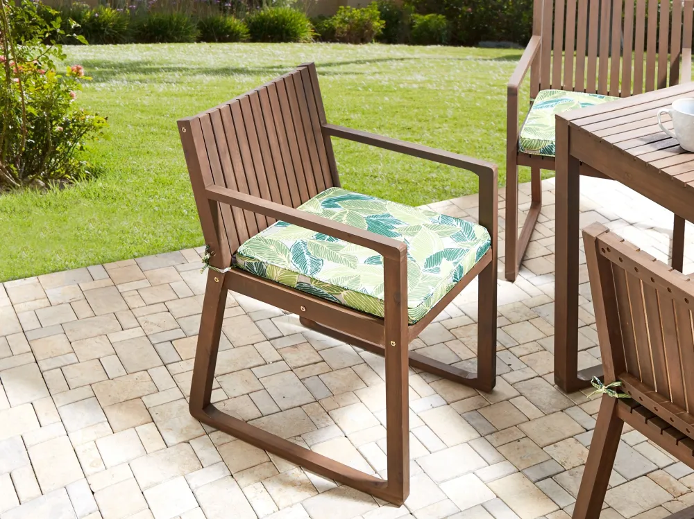 8 Seater Dark Acacia Wood Garden Dining Set Leaf Pattern Green Cushions SASSARI - Impermeabile e UV Resistente