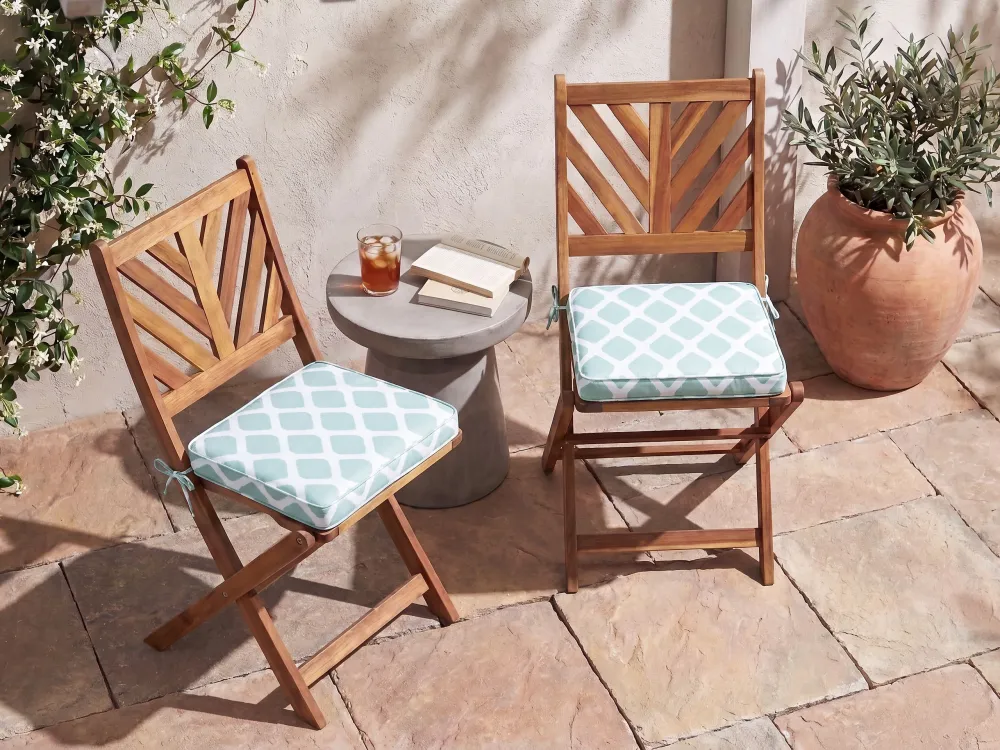 Set di 2 cuscini sedie da giardino menta e bianco 37 x 34 cm TERNI Colori Vivaci