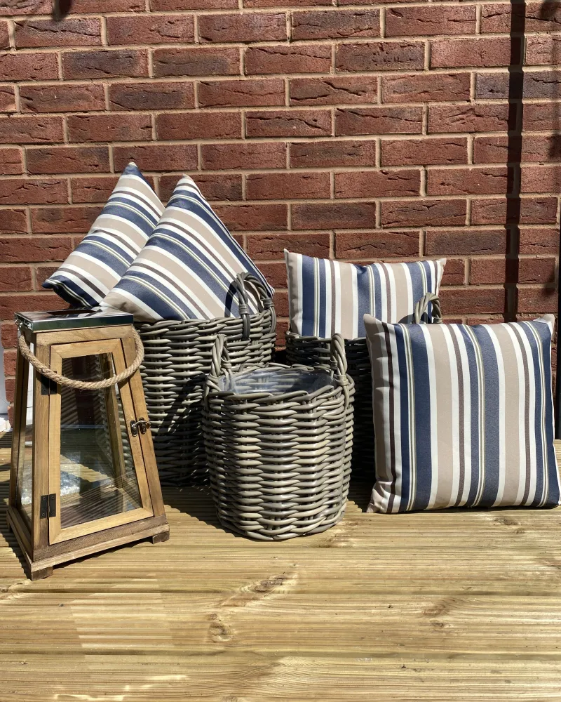 Set 2 Outdoor Cushions 40 x 40 cm Blue and Sabbia KASTOS