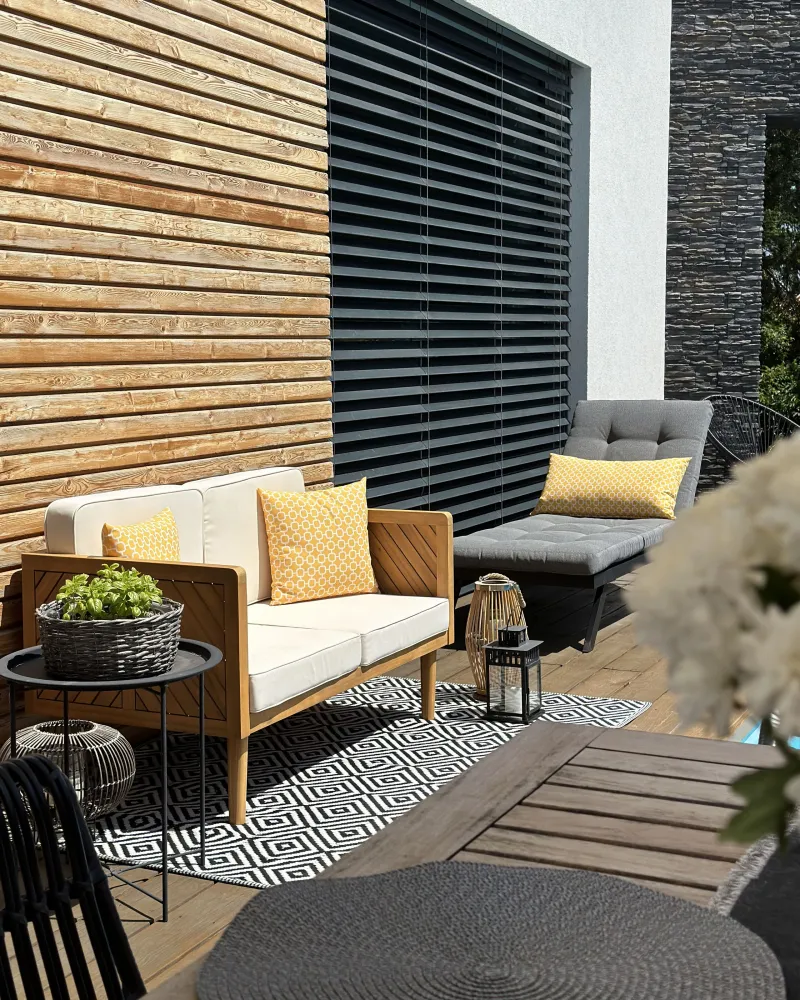 Set 2 Outdoor Cushions 40 x 40 cm Giallo oro ASTAKOS