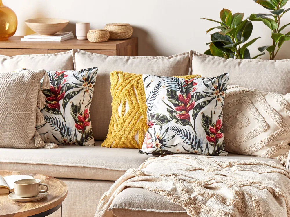 Set 2 Vellutato Cushions Leaf Pattern 45 x 45 cm Green and Red EDELWEISS