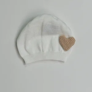 Cappellino filo con ricamo cuore Marlu