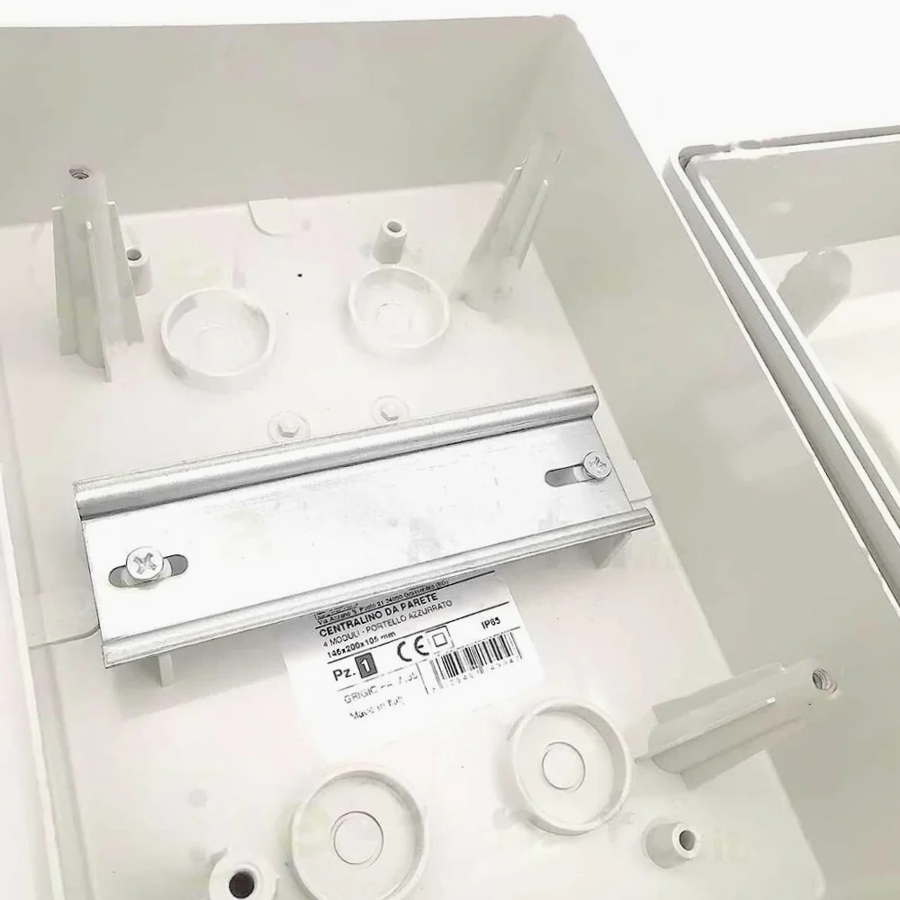 Centralino 4 moduli – IP65 con portello, quadro elettrico stagno