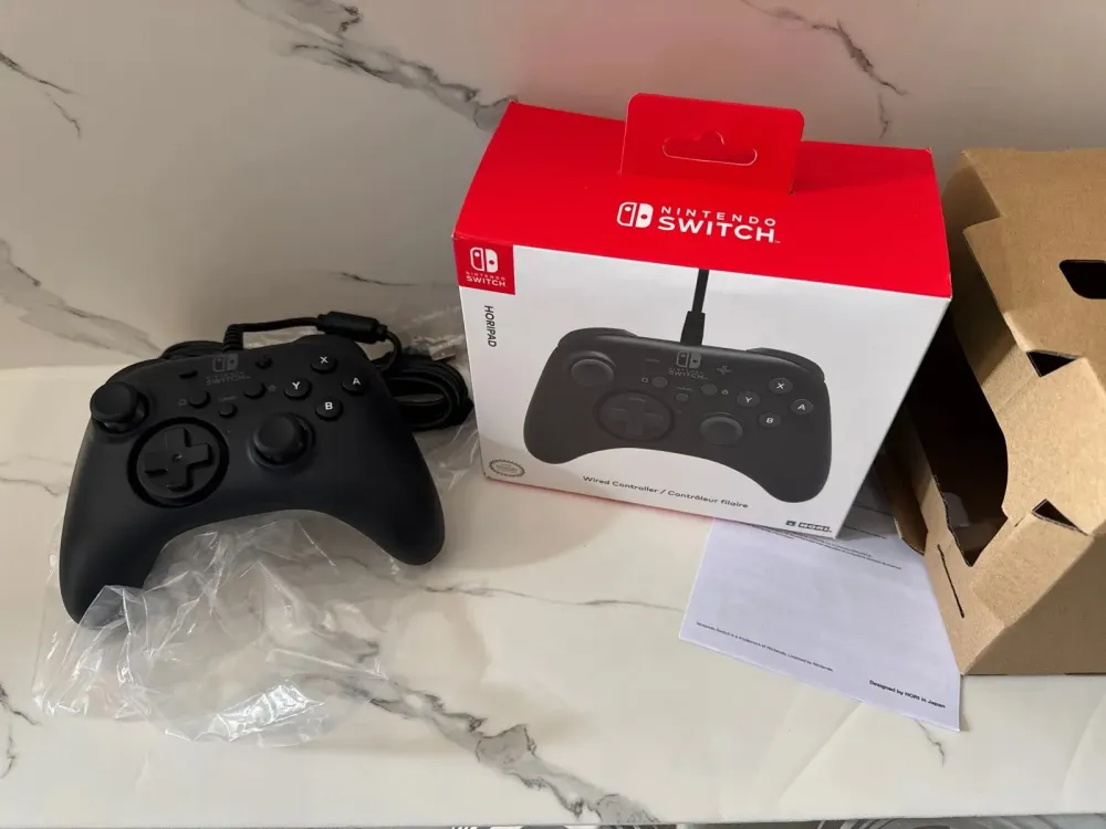 Controller Nintendo Switch Horipad nuovo con filo