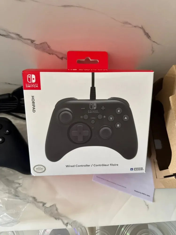 Controller Nintendo Switch Horipad nuovo con filo