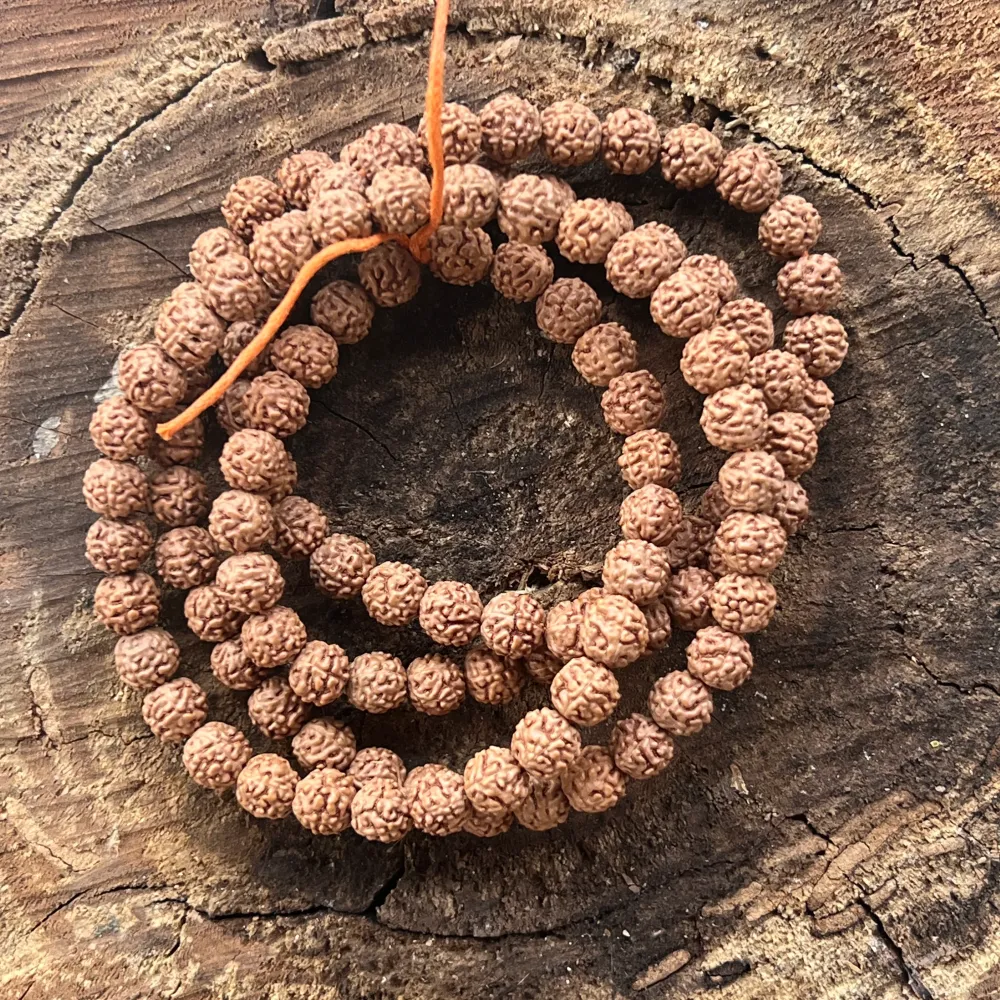 Filo perline pietre semipreziose sfere RUDRAKSHA 80 cm