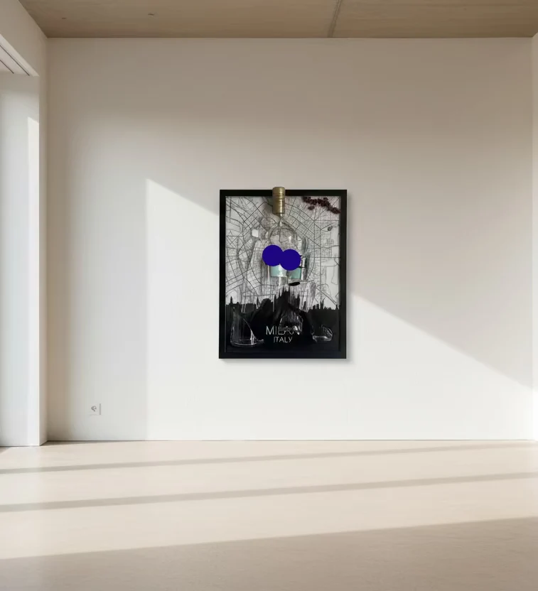 Quadro Campari Artigianale – Pezzo Unico con Bottiglia Originale e Rose Naturali
