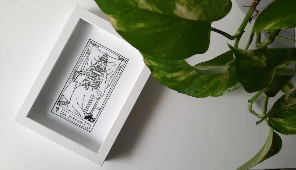 Quadro inciso su vetro – La Papessa | Collezione I Tarocchi