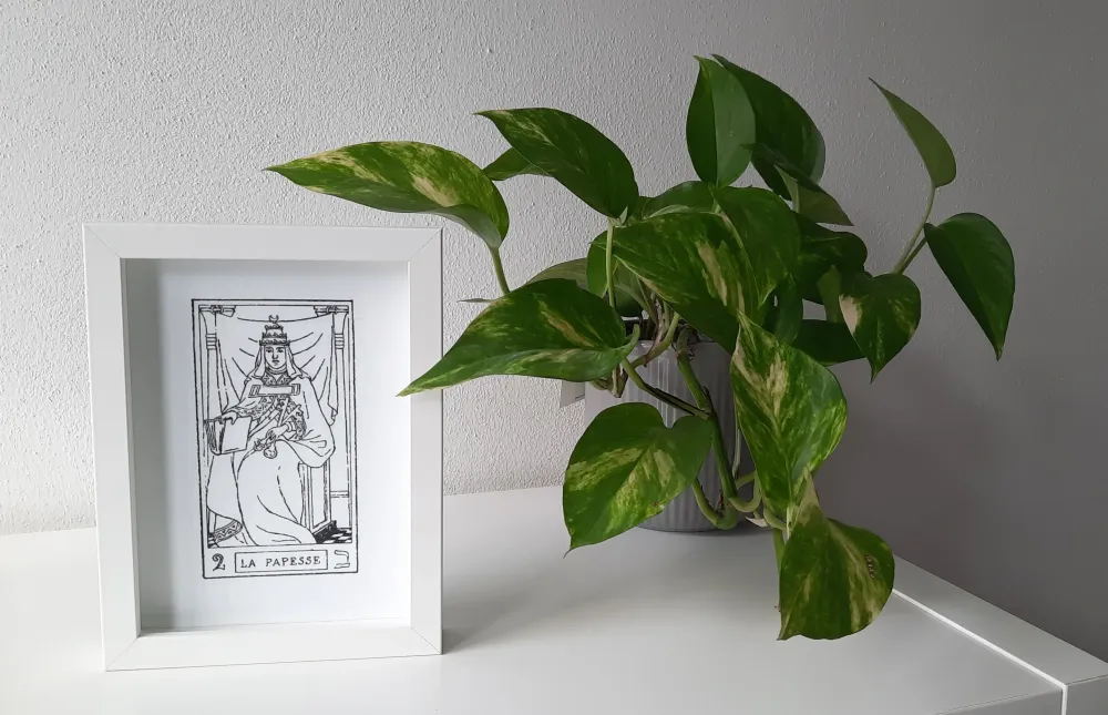 Quadro inciso su vetro – La Papessa | Collezione I Tarocchi