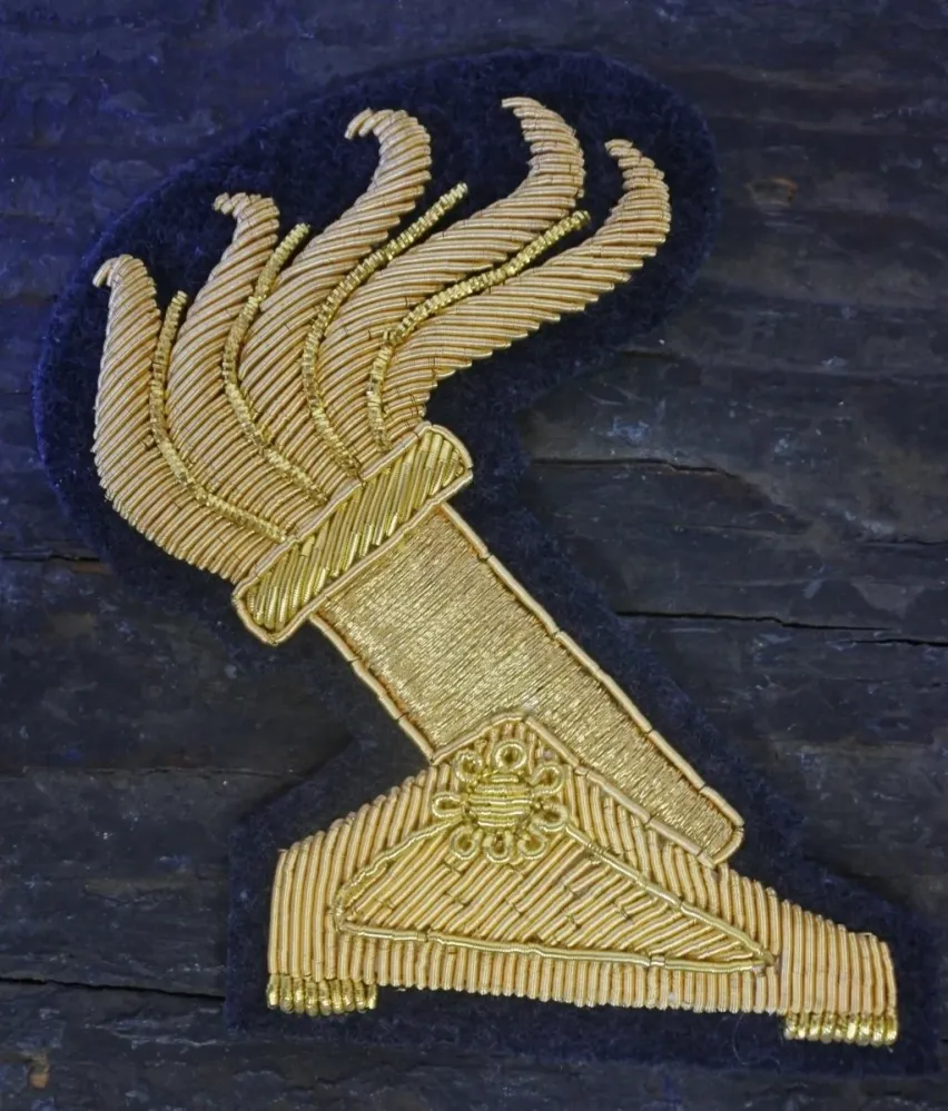 WW1 RIPRODUZIONE COPPIA FREGI BOMBARDIERE FILO COLOR ORO