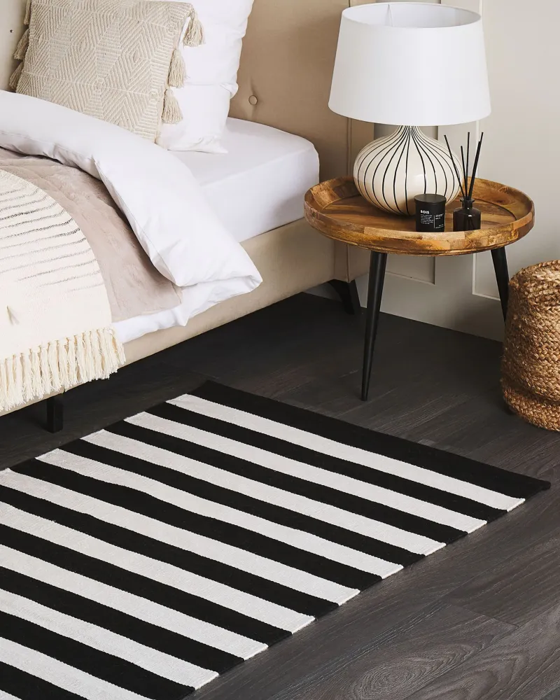Tappeto da esterno bianco-nero 80 x 150 cm TAVAS