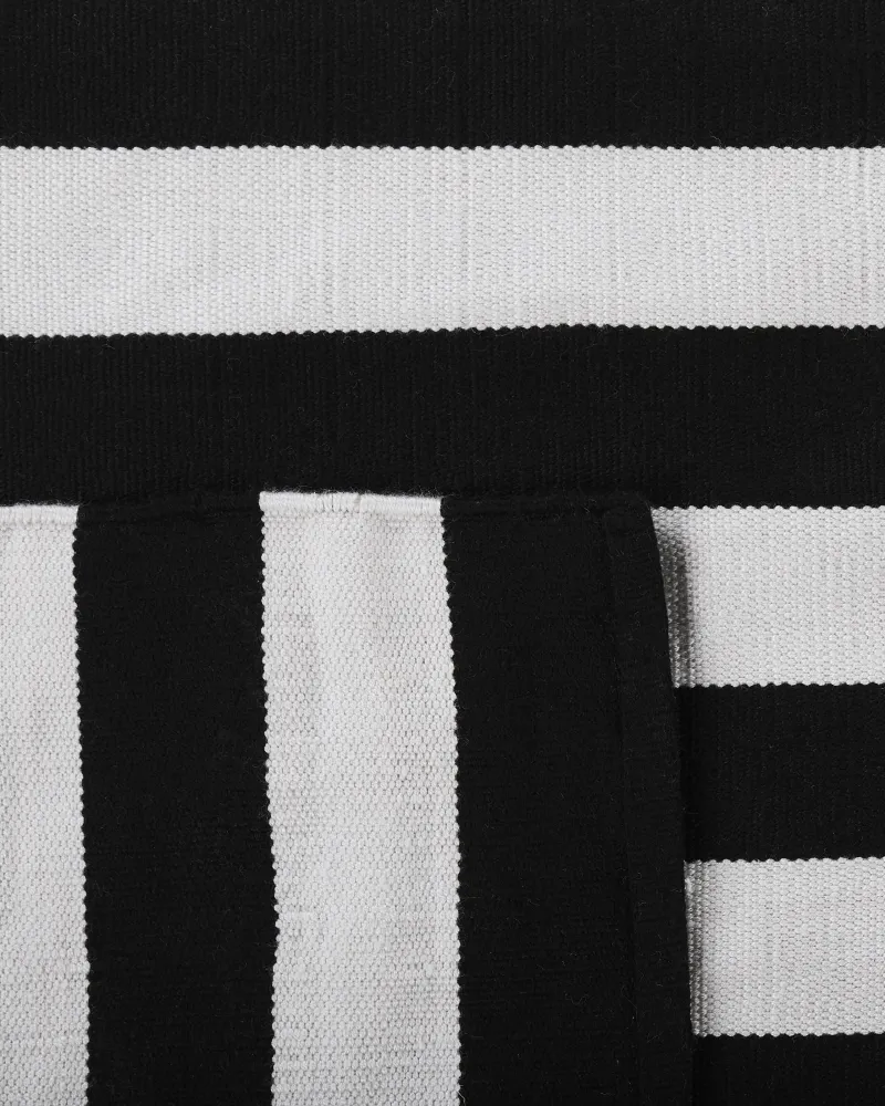 Tappeto da esterno bianco-nero 80 x 150 cm TAVAS