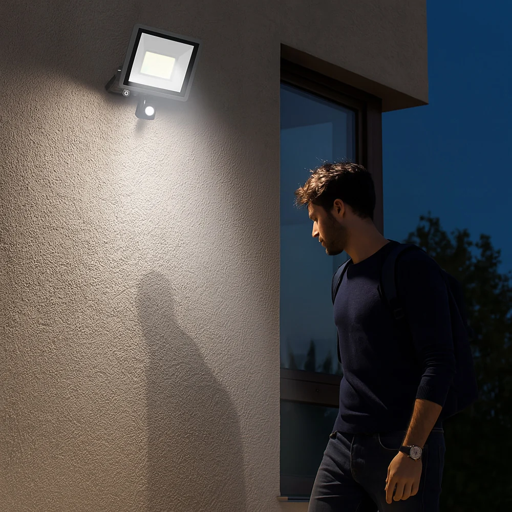 Faro 114 led 100 watt con sensore di passaggio luce bianca 6500k IP67
