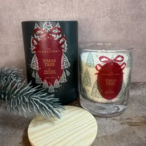 Candela profumata all'albero di Natale