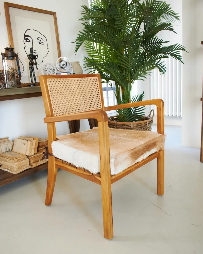 Poltrona legno, pelle di capra e rattan Aspen
