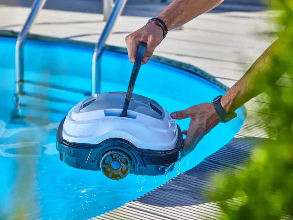 Robottino "Sirena" puliscifondo per piscina automatico con ruote, fino 50 minuti di autonomia