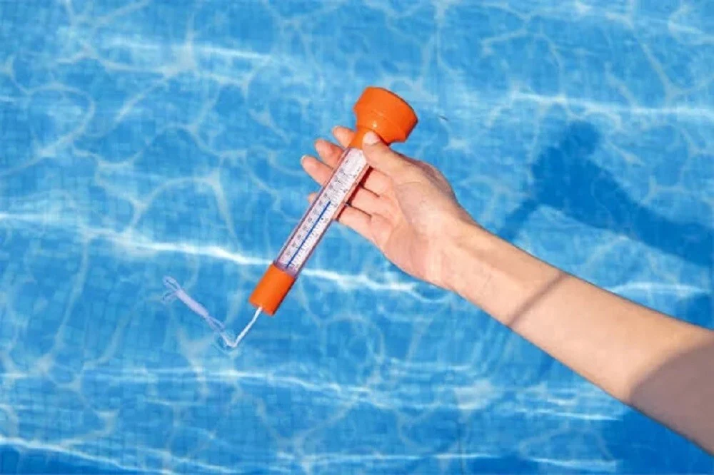 Termometro Galleggiante Piscina Con Cordicella Display 3 Colori Assortiti 58697