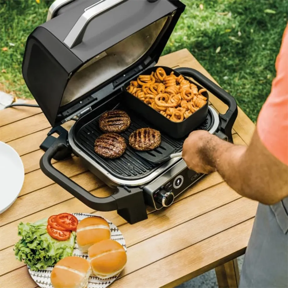 Affumicatore per Carne Grill elettrico da esterno con affumicatore e friggitrice ad aria Ninja®
