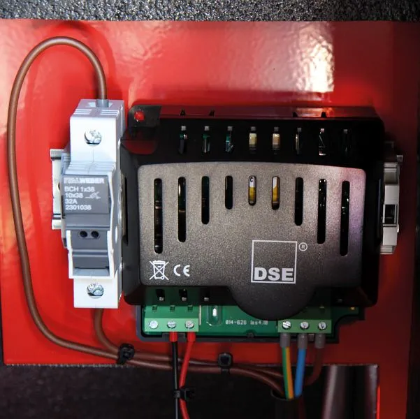Connettore di Trasferimento Manuale Caricatore di mantenimento ELMAG DSE 9xxx per generatori di corrente tensione batteria...