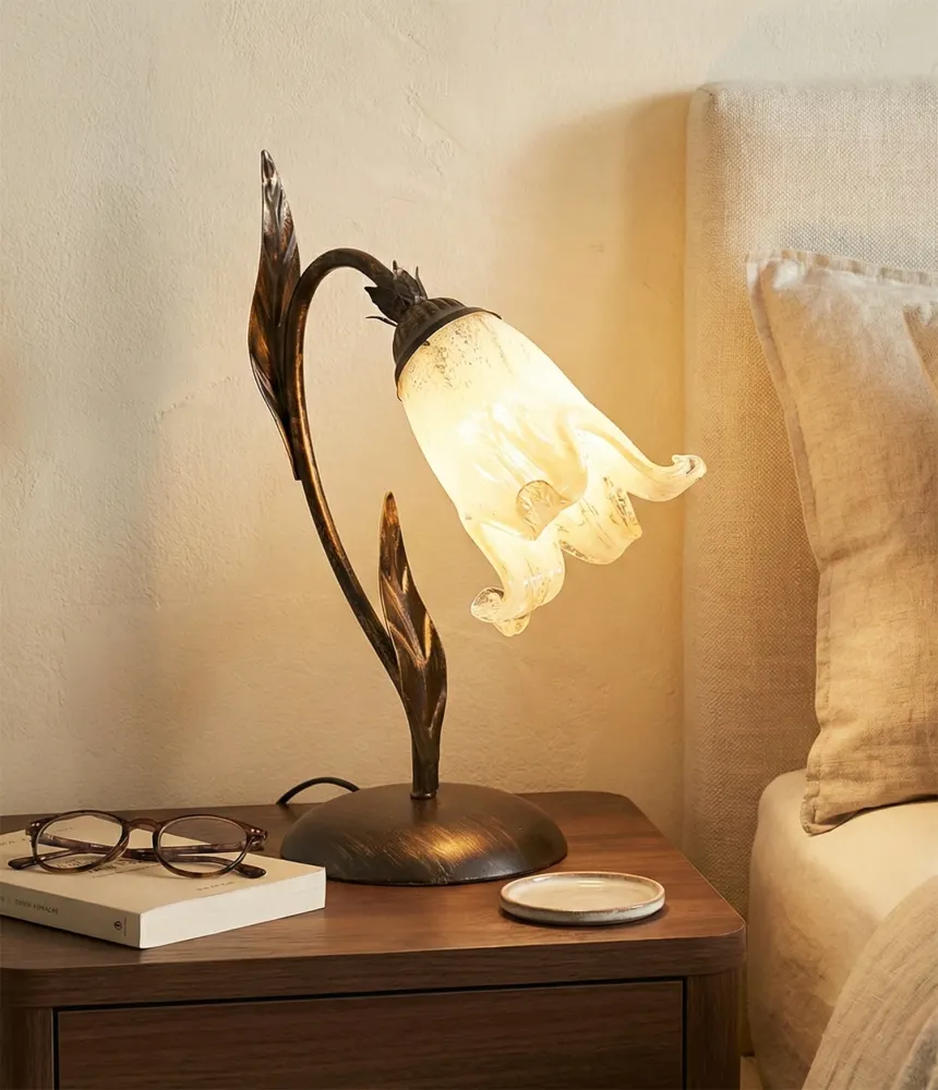 Lumetto comodino 1 luce classico ferro battuto e vetro realizzato e decorato artigianalmente coll. scott