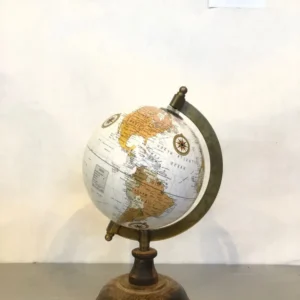 Mappamondo Vintage Bianco con Base Legno – Globo Terrestre da Tavolo Retrò per Arredamento e Studio