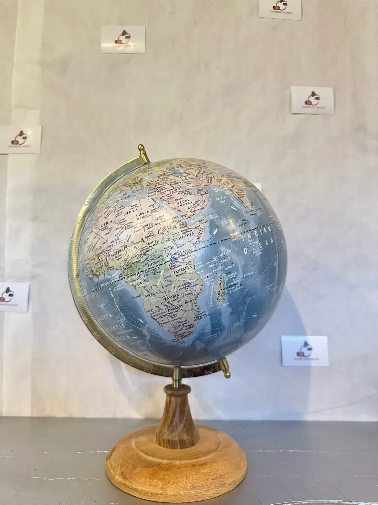 Mappamondo Vintage Blu con Base Legno – Globo Terrestre Elegante da Tavolo per Arredamento e Studio