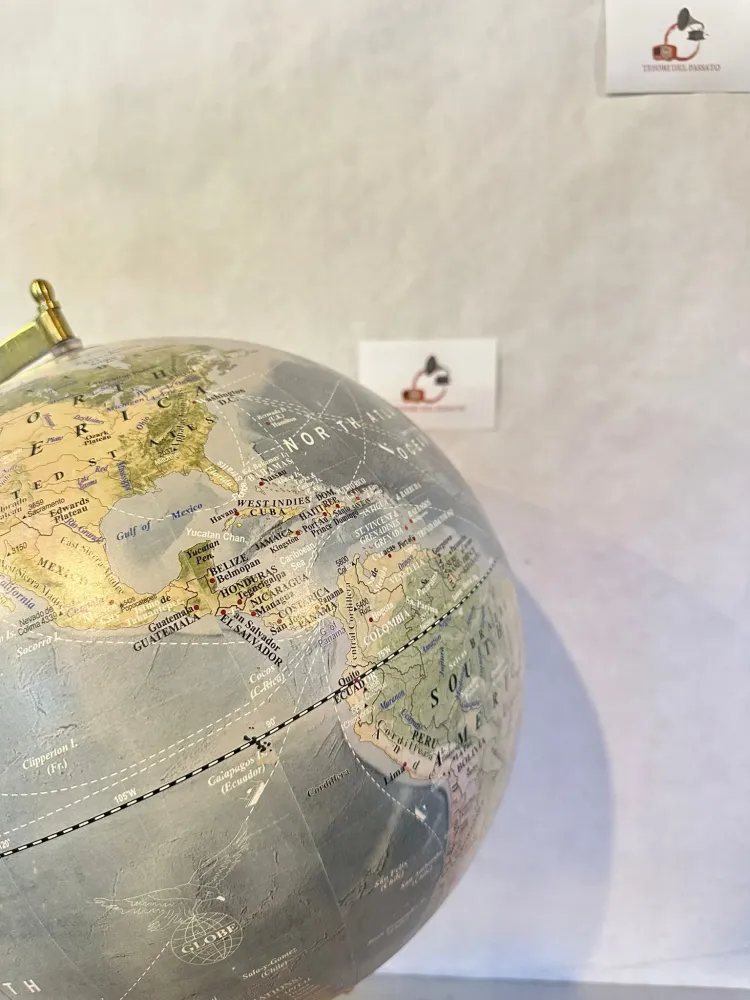 Mappamondo Vintage Blu con Base Legno – Globo Terrestre Elegante da Tavolo per Arredamento e Studio