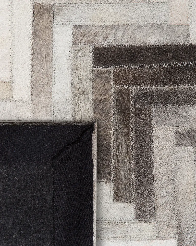 Tappeto pelle color grigio / nocciola 160 x 230 cm pelo corto ARSUZ Facile da Imparare