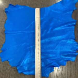 Vera pelle blu metallica 25€