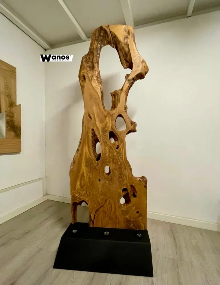 Piantana di design realizzata sezione legno massello di ulivo secolare con base acciao