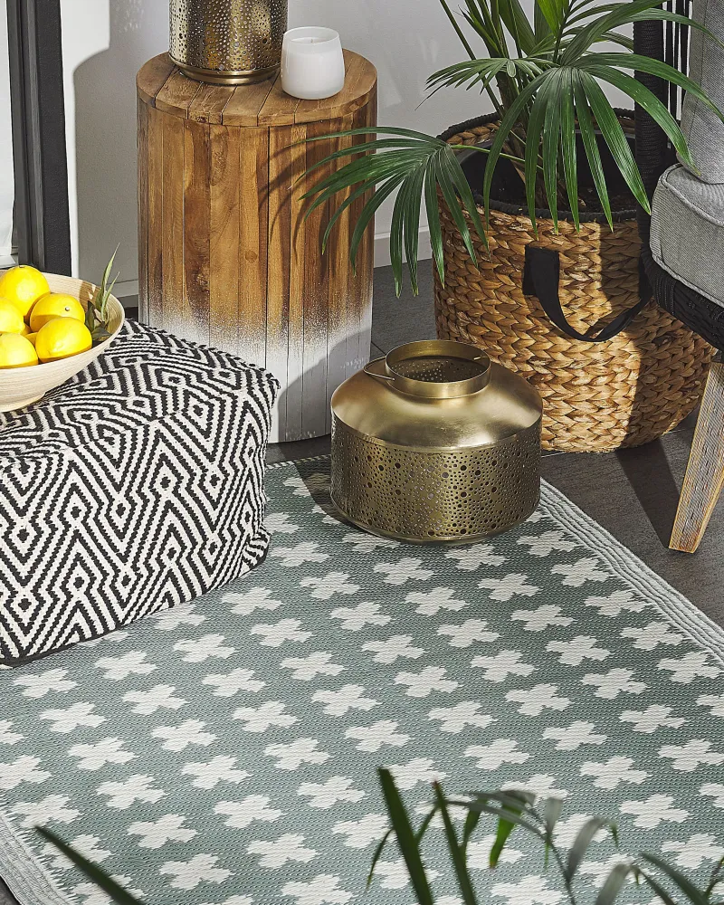 Tappeto da esterno verde con motivo geometrico 90 x 180 cm ROHTAK