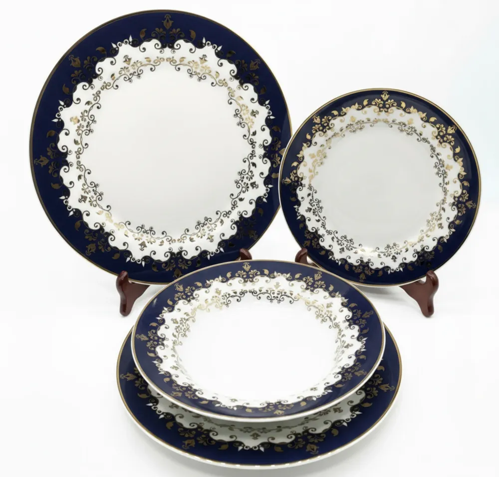 Set di Piatti Porcellana di Capodimonte – Collezione Reale