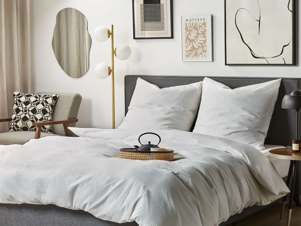 Cotton Sateen Duvet Cover Set Listato Pattern 200 x 220 cm White AVONDALE
