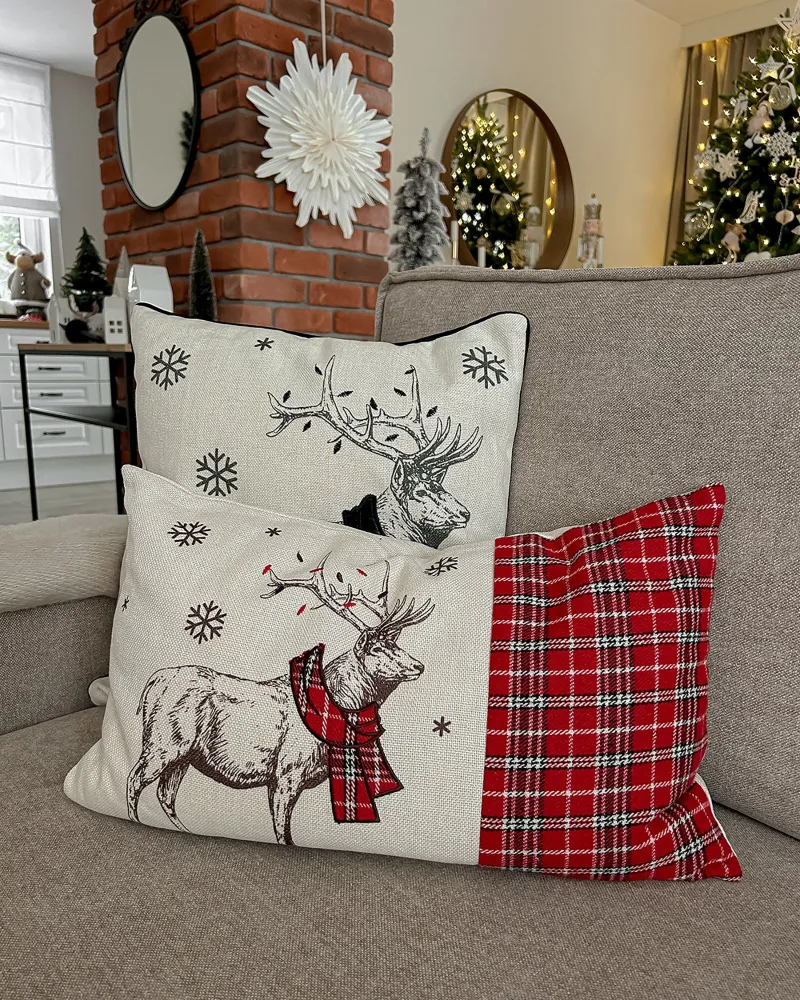 Set di 2 cuscini decorativi con renne 30 x 50 cm bianco e rosso SVEN