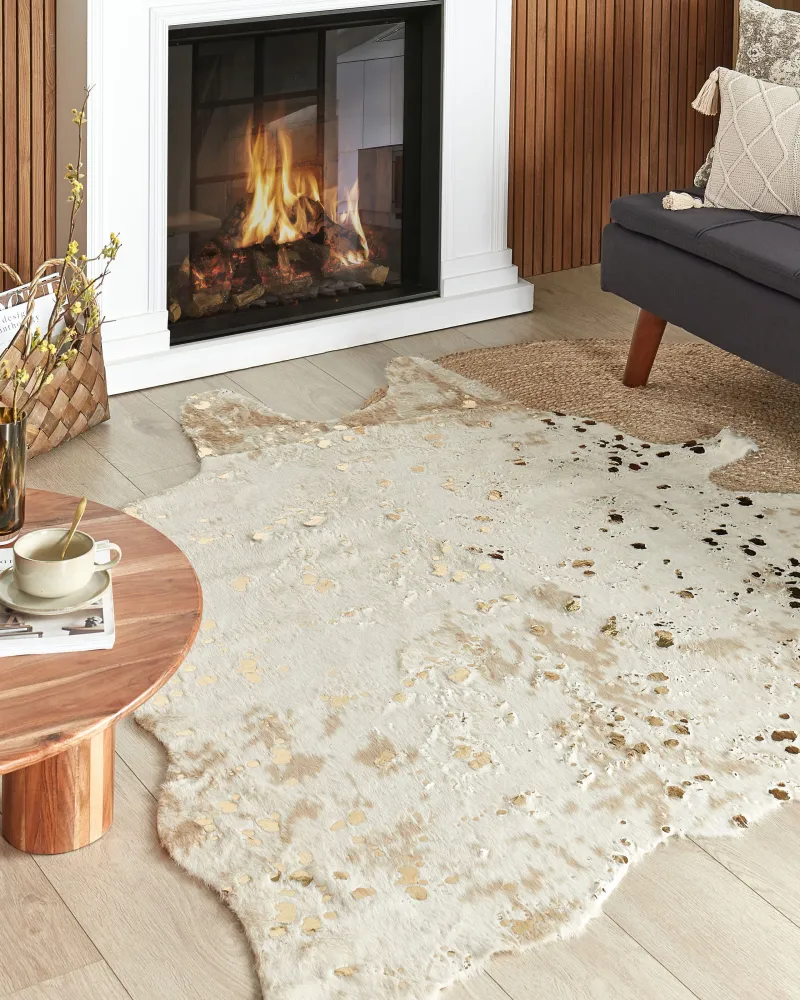 Tappeto ecopelle mucca crema con accenti dorati 150 x 200 cm BOGONG