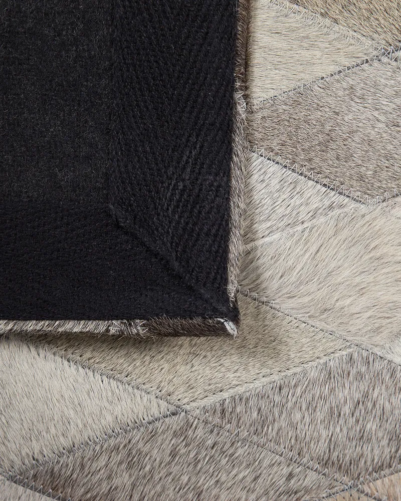 Tappeto pelle bianco / grigio 140 x 200 cm MALDAN