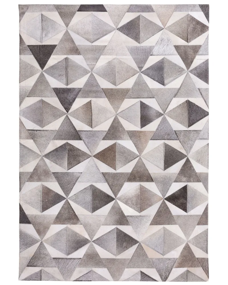 Tappeto pelle grigia 140 x 200 cm ALAKA