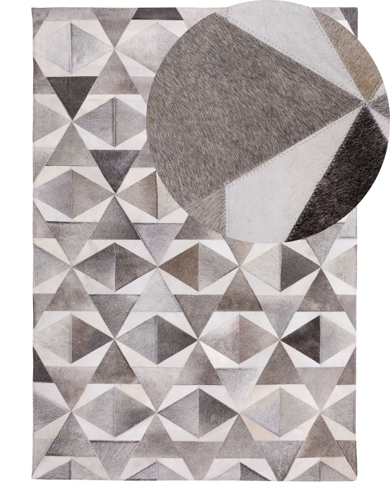 Tappeto pelle grigia 140 x 200 cm ALAKA