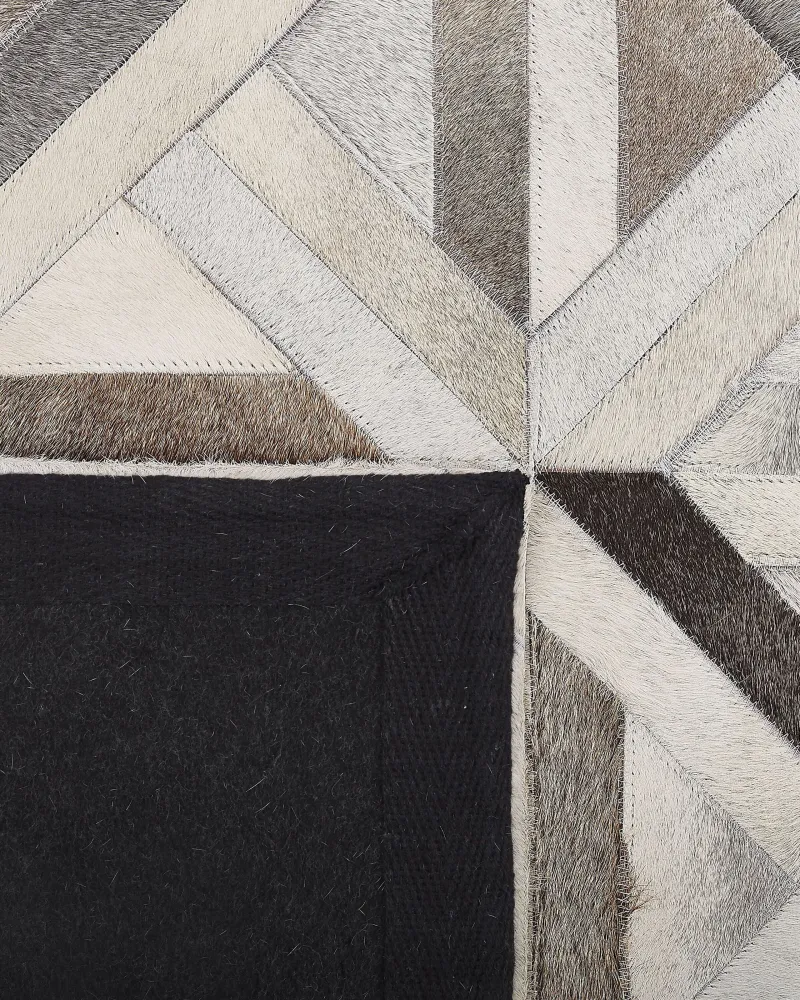 Tappeto Pelle Marrone e Crema 140 x 200 cm TAYTAN
